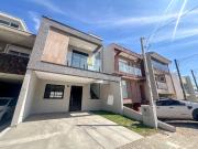 Sobrado em Cidade Industrial, Curitiba/PR de 159m² 3...