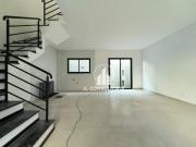 Sobrado em cond. no Uberaba com três quartos sendo uma suíte