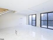 Sobrado em Condomínio