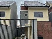 Sobrado em condomínio 3 quartos à venda no Xaxim Sobrado em condomínio 3 quartos à venda no Xaxim