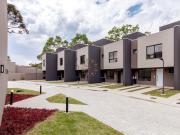 Sobrado em condomínio á venda no Sant