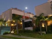 SOBRADO EM CONDOMÍNIO AO LADO DO PARQUE BARIGUI