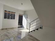 Sobrado em condomínio com 02 suítes, 01 salas, 4 banheiros