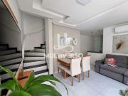 Sobrado em condomínio com 2 suítes, lavado e quintal...