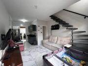 Sobrado em condomínio com piscina e playground, com 2...