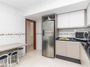 Sobrado em condominio com suíte no térreo a venda no Xaxim