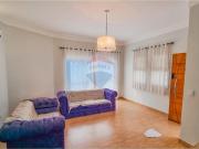 Sobrado em Condomínio de Alto Padrão com 3 Dormitórios...