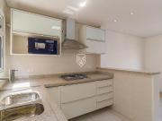 Sobrado em condomínio fechado, 03 dormitórios, 02 vagas,...