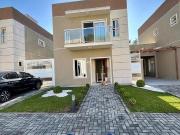 SOBRADO EM CONDOMÍNIO FECHADO COLOMBO