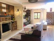 Sobrado em condomínio fechado, Jardim Peri, com 3...