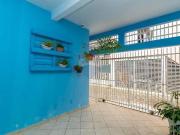 Sobrado em condomínio fechado no Sitio Cercado