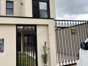 Sobrado em condomínio no Jardim das Américas com 1