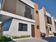 Sobrado em Condomínio para Venda em Curitiba, Santa...