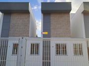 SOBRADO EM CONSTRUCAO 2 QUARTOS 1 SUITE CONDOMÍNIO FECHADO