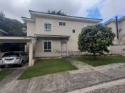 Sobrado em Jardim da Glória, Cotia/SP de 212m² 4 quartos...