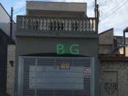 Sobrado em Jardim Mangalot, São Paulo/SP de 200m² 5...
