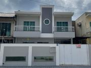 Sobrado em Meia Praia, Navegantes/SC de 0m² 3 quartos à...