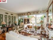 SOBRADO EM REGIAO NOBRE AMPLO FINO ACABAMENTO Residência...