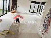 Sobrado em Rua Conde dos Arcos Lindóia Curitiba/PR