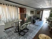 Sobrado em rua sem saída com portaria eletrônica e controle