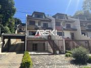 Sobrado em Rua tranquila, aceita apartamento na ne