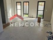 Sobrado em Rua Walace Landal Santa Cândida Curitiba/PR