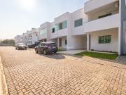 Sobrado em Santa Felicidade, Curitiba/PR de 192m² 3...