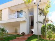 Sobrado em Santa Genoveva, Goiânia/GO de 203m² 4 quartos...
