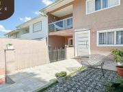 Sobrado espaçoso com 03 quartos, sendo 01 suíte, 03...