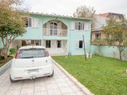 Sobrado frente rua bairro Xaxim, Curitiba