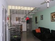 Sobrado frontal à venda, 3 dormitórios, sendo 1 suíte e...