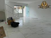 Sobrado geminado 02 suÃtes no GravatÃ¡