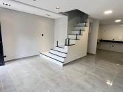 Sobrado geminado à venda no Canto do Forte, em Praia...