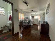 Sobrado impecável à venda, próximo à linha de ônibus,...