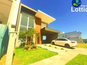 Sobrado Impecável. Novo, em condomínio alto padrão!