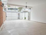 Sobrado mobiliado à venda, 4 Suítes, 4 Vagas, Jardim Franca