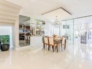 Sobrado mobiliado à venda no condomínio Villagio Firenze...