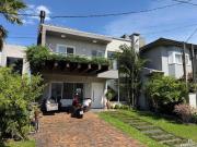 Sobrado mobiliado e decorado com 4 dormitórios no...