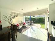 Sobrado mobiliado e decorado no condomínio fechado...