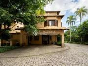 Sobrado Modernizado em Condomínio Fechado 3 Dormitórios...