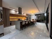 Sobrado muito amplo na vila morumbi