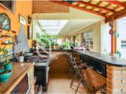 Sobrado muito bem localizado na Saúde