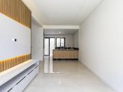 Sobrado não geminado 3 suítes à venda no Tingui Cu