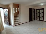 Sobrado no Capão Raso de 156 m² com 3 quartos