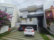 Sobrado no Condomínio Swiss Park com 5 Quartos para...