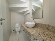 Sobrado no Hugo Lange de 246.43 m² com 4 quartos