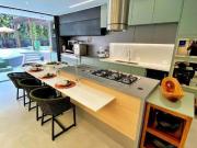 SOBRADO NO JARDIM ACAPULCO COM 5 SUÍTES