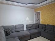 Sobrado no Jardim São Carlos á venda conta com três...