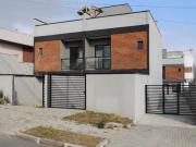 SOBRADO NOVO 3 QUARTOS SENDO UMA SUÍTE COM SACADA XAXIM