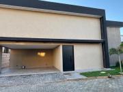 SOBRADO NOVO À VENDA EM CONDOMÍNIO FECHADO – E PRONTO...